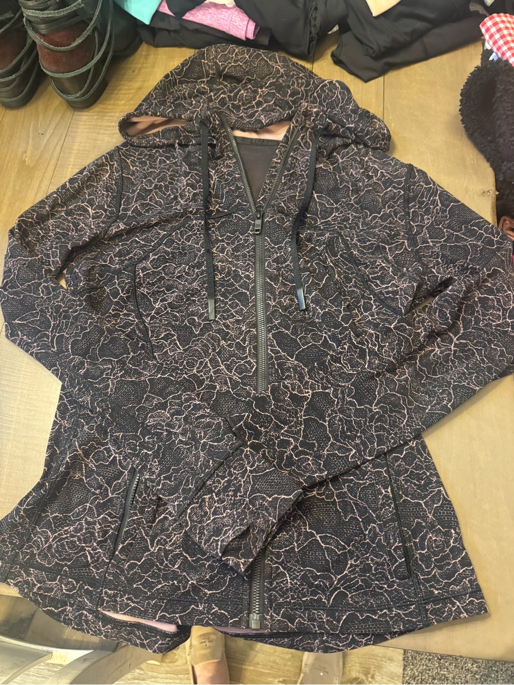 Lululemon Size 10 Hooded Define Jacket Lacescape Spanish Rose Black Rare